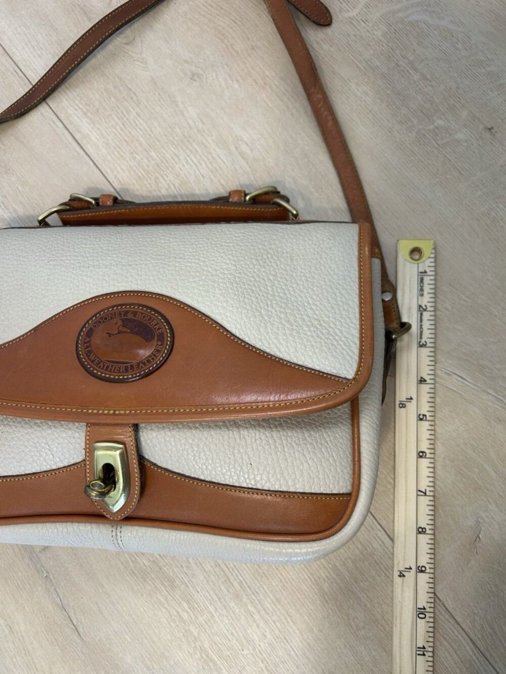 1990s Dooney & Bourke 701 CARRIER Shoulder Bag Tan Cream Vintage Collection RARE - Picture 11 of 15